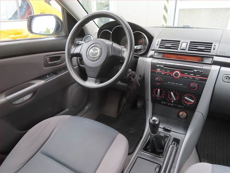 Mazda 3 (2008) 1.4 - fotka 7 z 16