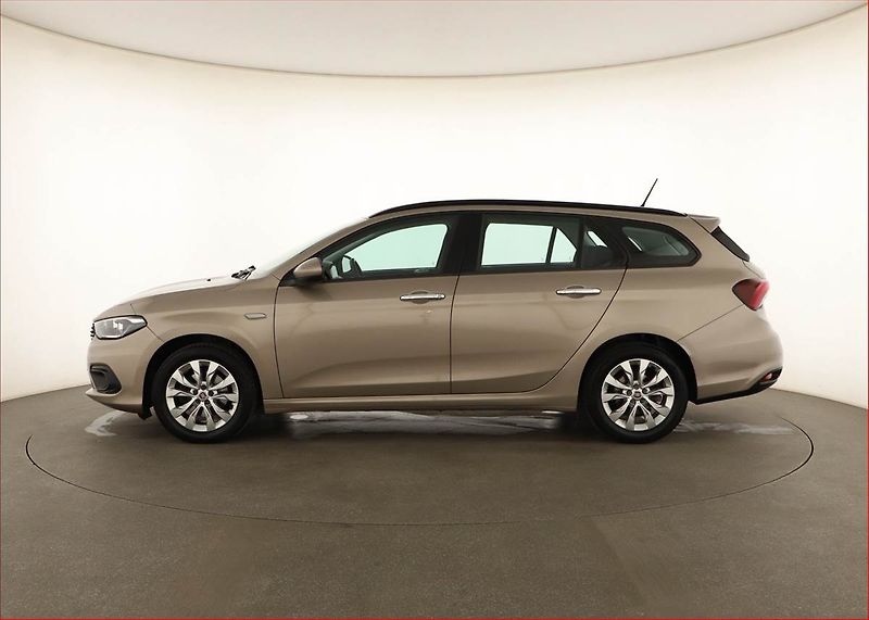 Fiat Tipo (2018) 1.6 16V, Automat, ČR,1.maj - fotka 3 z 18