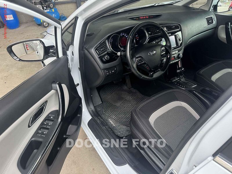 Kia Ceed (2015) 1.6TGDi, 1.maj,ČR, AT, navi - fotka 3 z 3
