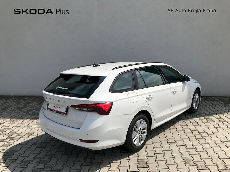 Škoda Octavia (2023) COM AMB TD 110/2.0 M6F - fotka 2 z 24