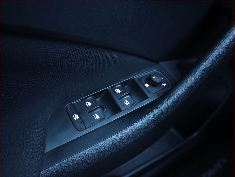 Škoda Kamiq (2025) 1.0 TSI - fotka 16 z 21
