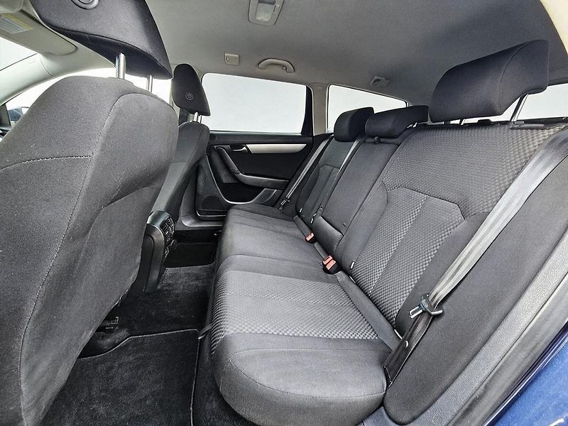 Volkswagen Passat 1.4 TSI 90kW, NOVÉ ROZVODY. - fotka 30 z 42