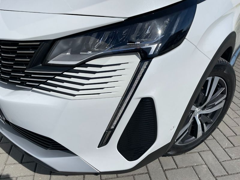 Peugeot 5008 (2021) 1.5HDi Allure! EAT8! ČR+1.maj! - fotka 9 z 39