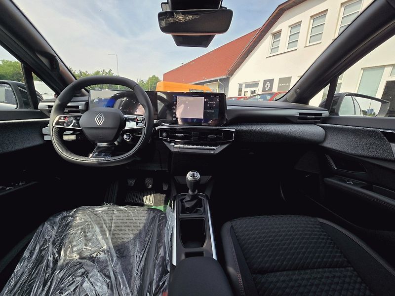 Renault Clio (2026) Techno TCe 115 - pobočka Šenov - fotka 5 z 8