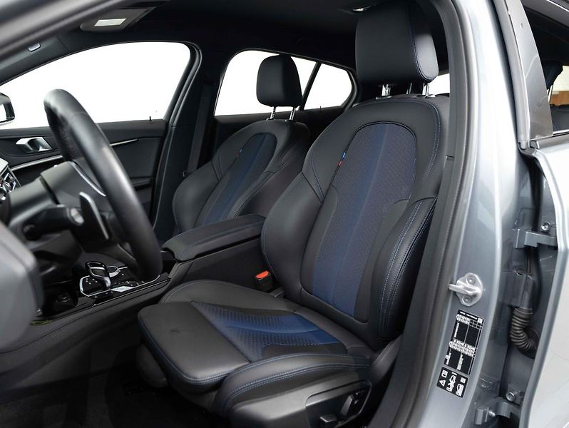 BMW Řada 1 M135i xDrive - fotka 18 z 22