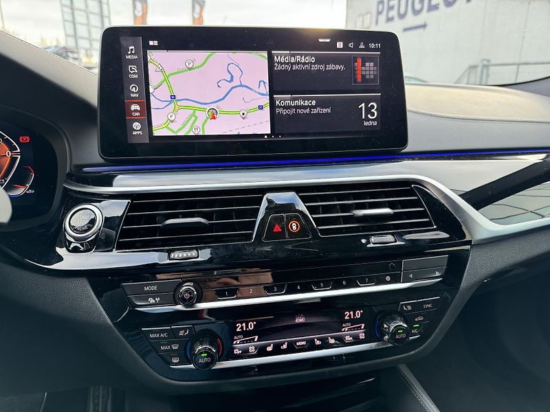 BMW Řada 5 (2022) 540d xDrive Touring - fotka 15 z 22