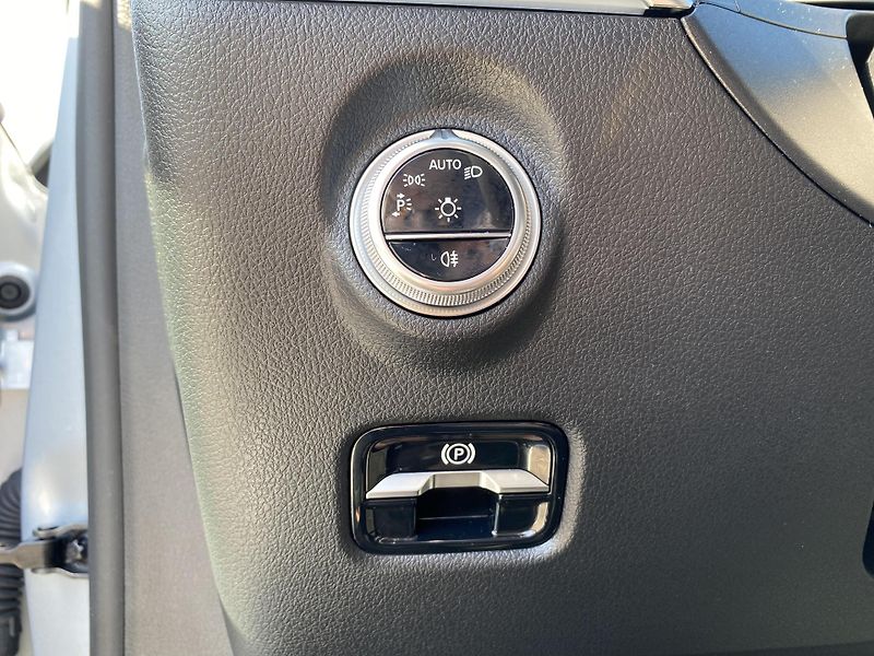 Mercedes-Benz Třídy C C 220 d 4MATIC kombi - fotka 23 z 26