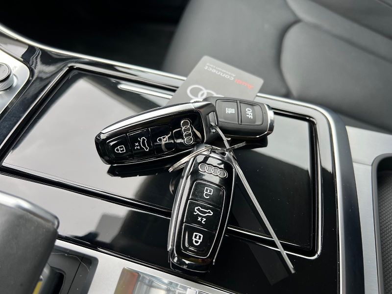Audi Q8 (2025) S-LINE 50TDI WEBASTO HUP DPH - fotka 29 z 32