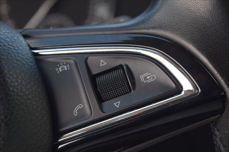Škoda Superb 2,0 TDI 110KW NÍZKÉ KM DSG - fotka 41 z 50