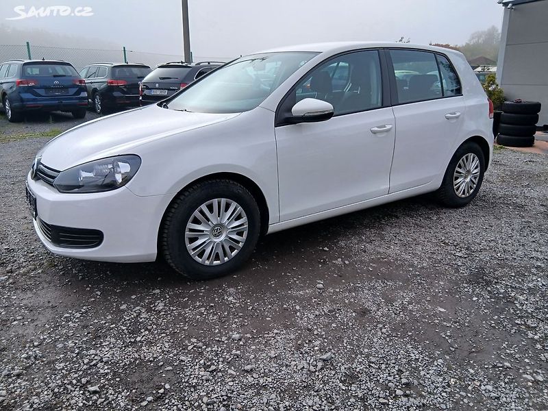 Volkswagen Golf VI 1.6 TDI - fotka 12 z 29
