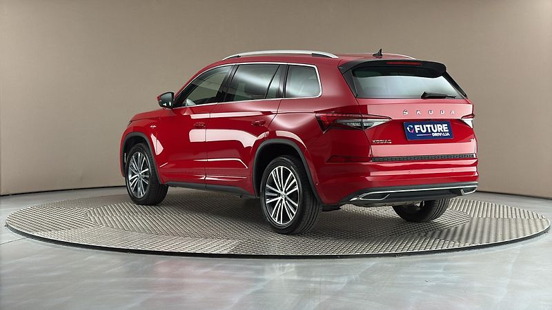 Škoda Kodiaq 2.0 TSI DSG 4x4 L&K - fotka 2 z 34