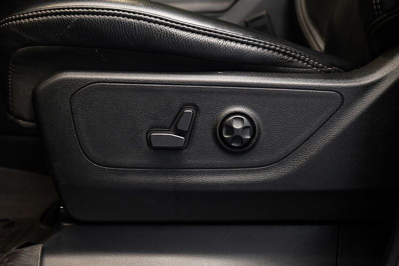 RAM 1500 TRX/Stan/Naviják/Harman Kardon - fotka 8 z 31