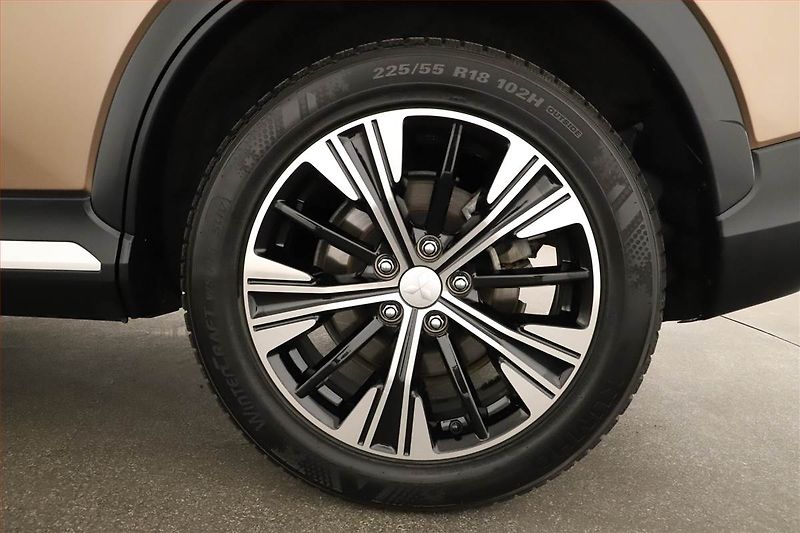 Mitsubishi Eclipse Cross (2019) 1.5 T-MIVEC - fotka 14 z 14