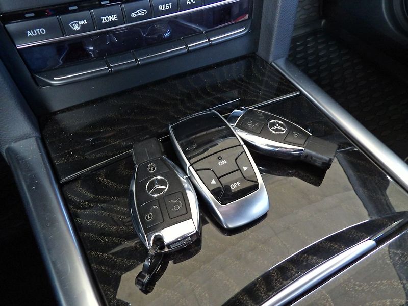 Mercedes-Benz Třídy E 350d 4Matic Airmatic TZ 360° - fotka 33 z 37