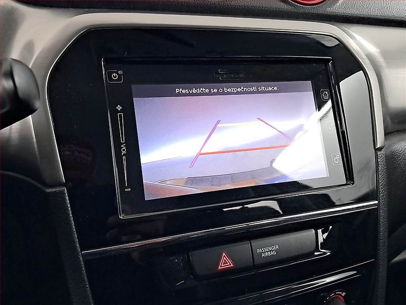 Suzuki Vitara (2017) Elegance 1.4 BoosterJet, 4X4 - fotka 20 z 20