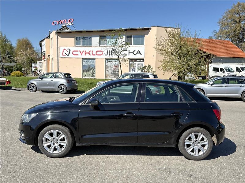 Audi A1 1,2 TFSi 63kW 5dveří,Klima,Alu - fotka 21 z 23