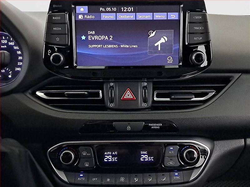 Hyundai i30 (2022) 1.5 T-GDI MHEV, Serv.kniha - fotka 12 z 17