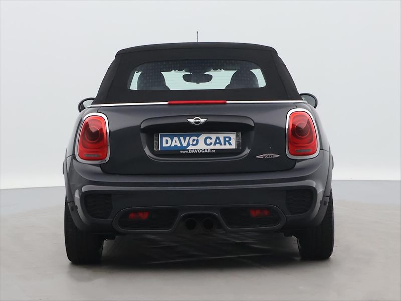 Mini Cooper 2,0 i JCW 170kW Cabrio Manual - fotka 6 z 39