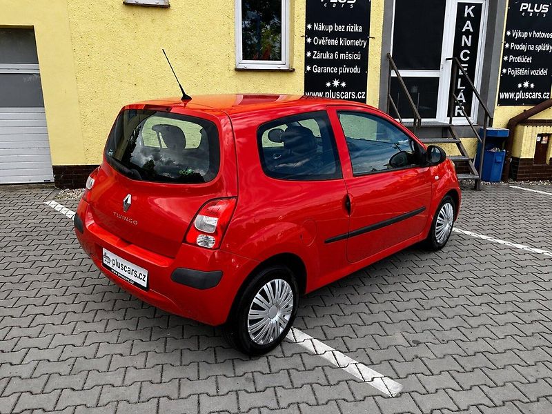 Renault Twingo 1,2i (43kW)*STK DO 8/2028* - fotka 2 z 13