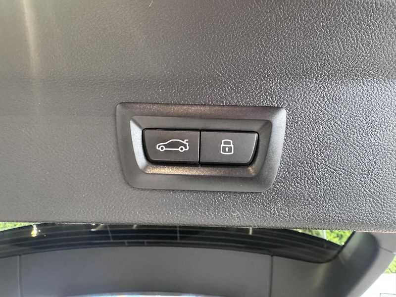 BMW X3 xDrive 30d xLine - fotka 24 z 25