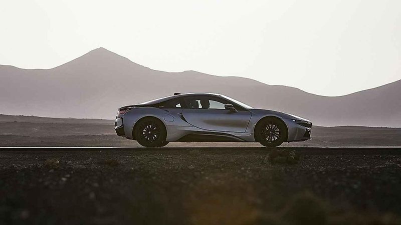 BMW i8 Roadster a i8 Coupé.