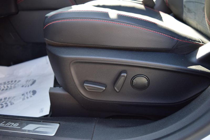Ford Kuga (2022) 2.5 DURATEC PHEV 112kw e-CVT - fotka 27 z 50