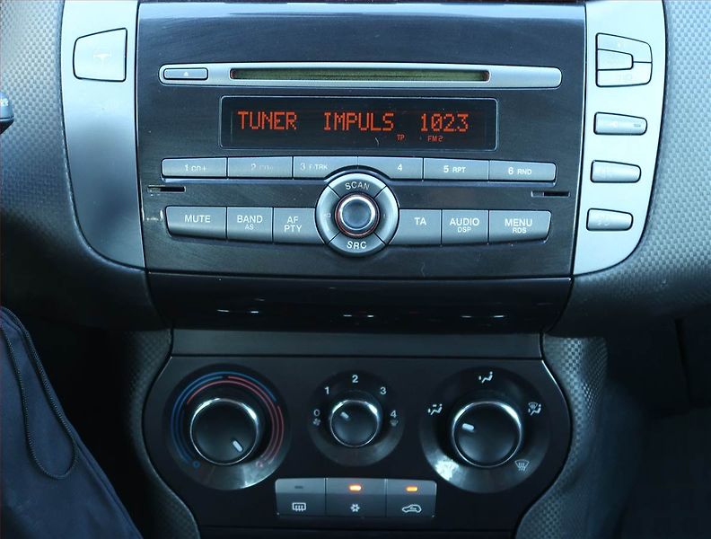 Fiat Bravo (2009) 1.4 16V, ČR,1.maj, po STK - fotka 12 z 16