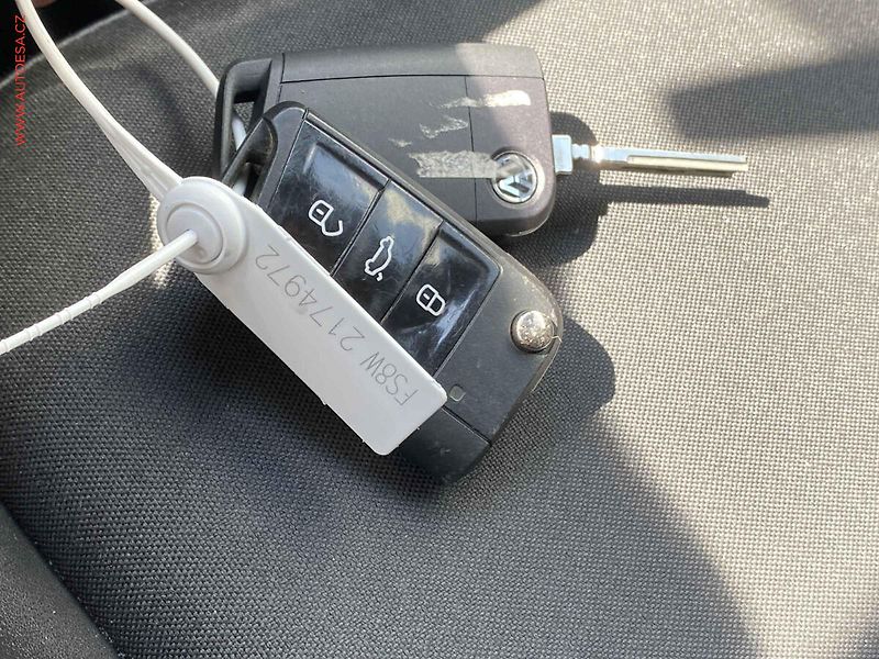 Volkswagen Polo (2018) 1.0 TSi, Highline, navi, - fotka 18 z 19