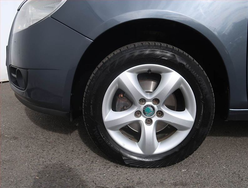 Škoda Fabia (2008) Elegance 1.4 16V, Serv.kniha - fotka 14 z 16