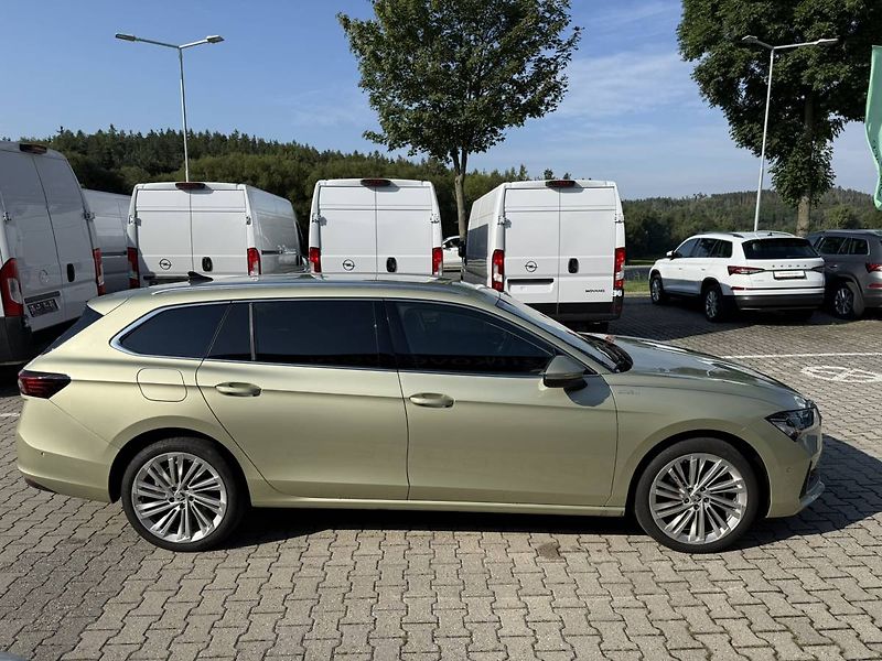 Škoda Superb Combi L&K 2,0 TDI 110kW DSG7/. - fotka 6 z 26