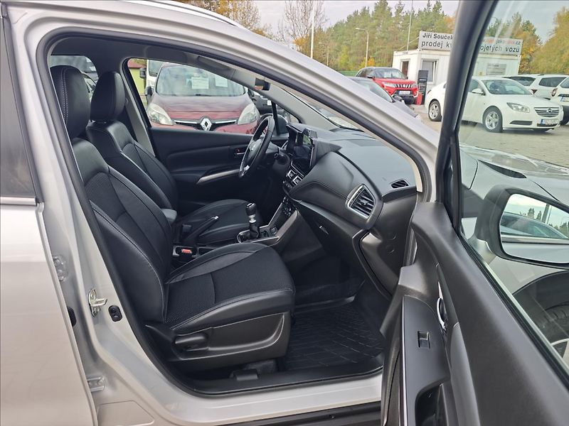 Suzuki S-Cross 1,4 BoosterJet Hybrid  4x4 Ele - fotka 14 z 21