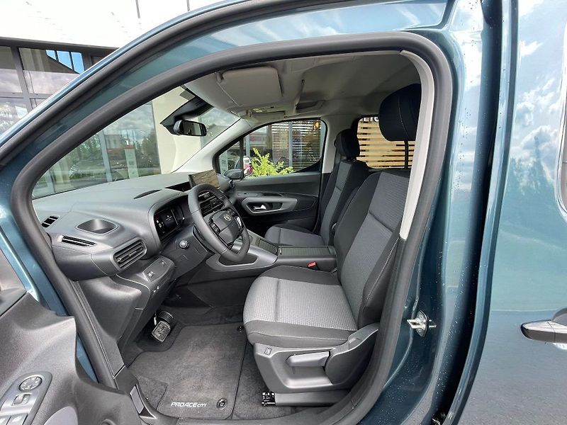 Toyota ProAce City Verso 1.5 D-4D A/T VIP 7S - fotka 13 z 29