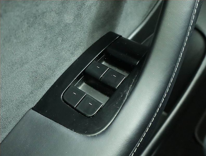 Tesla Model 3 (2019) Std Range Plus 55kWh, SoH 79% - fotka 15 z 22
