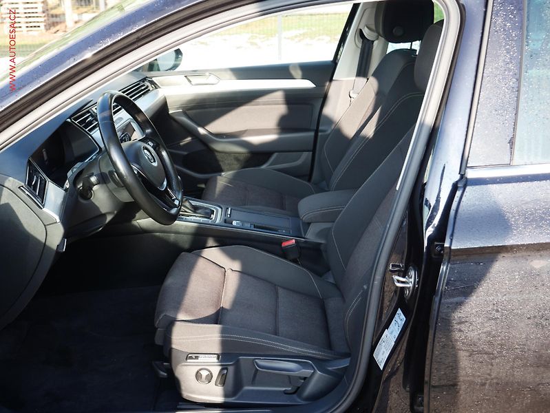Volkswagen Passat (2018) 2.0 TDi, Comfortline, DSG - fotka 9 z 19