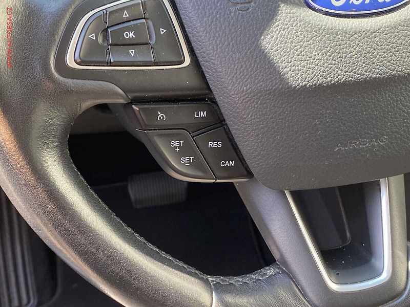 Ford Kuga (2017) 2.0 TDCi 4x4, Titanium, AT - fotka 13 z 18