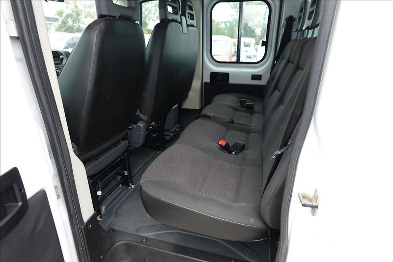 Citroën Jumper 2,2 HDI  VALNÍK 7 MÍST KLIMATI - fotka 16 z 34