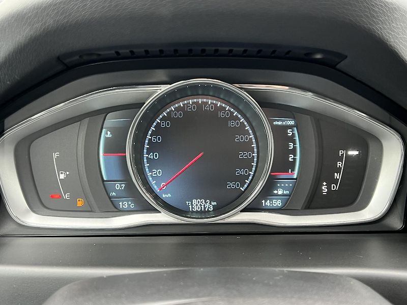Volvo V70 2.0D D4 AUTOMAT KŮŽE KLIMA - fotka 14 z 41