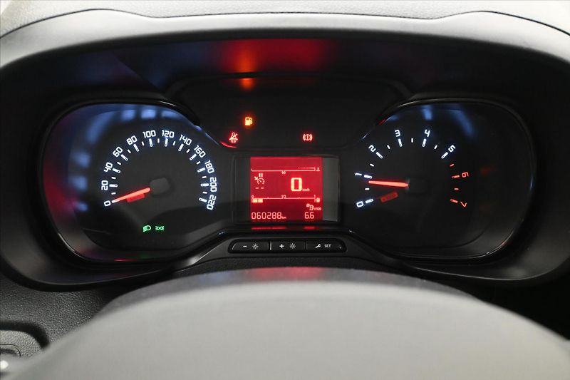 Toyota ProAce 1,5 D-4D 75kW ČR 1.majitel Zár - fotka 16 z 28