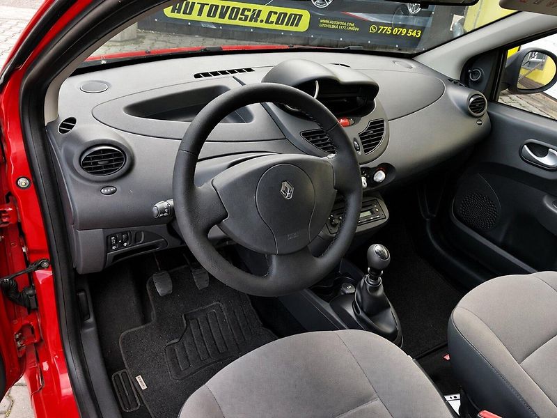 Renault Twingo 1,2i (43kW)*STK DO 8/2028* - fotka 8 z 13