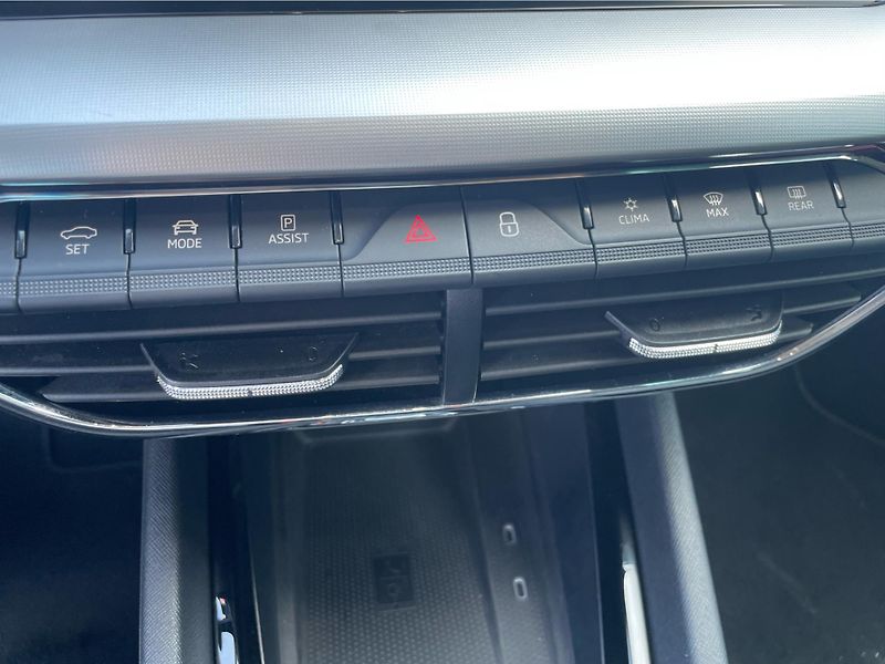 Škoda Octavia COMBI 1.5 TSi M-HEV DSG 7st. S - fotka 22 z 29