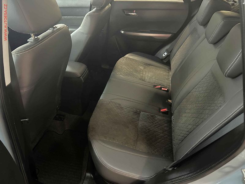 Suzuki Vitara (2021) 1.4 BJ, ČR, Elegance, panor - fotka 10 z 16