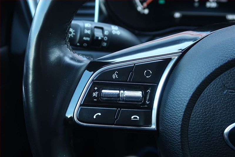Kia Ceed (2021) 1.6 CRDi MHEV, Automat - fotka 19 z 26