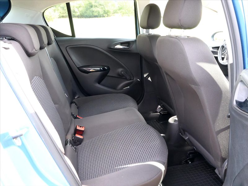 Opel Corsa 1,2 i 51kW Sport Klima CZ - fotka 12 z 30