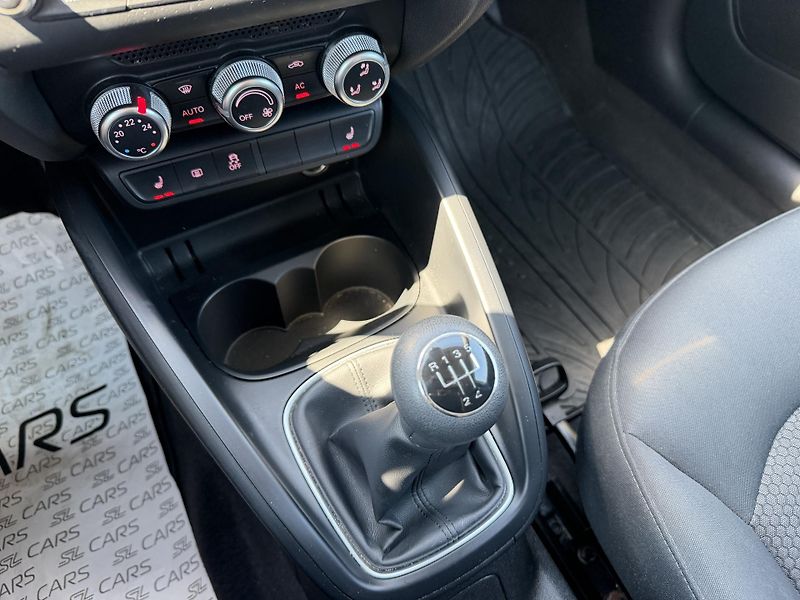 Audi A1 1.2 TFSI AC VÝHŘEVY SERVISKA - fotka 20 z 31
