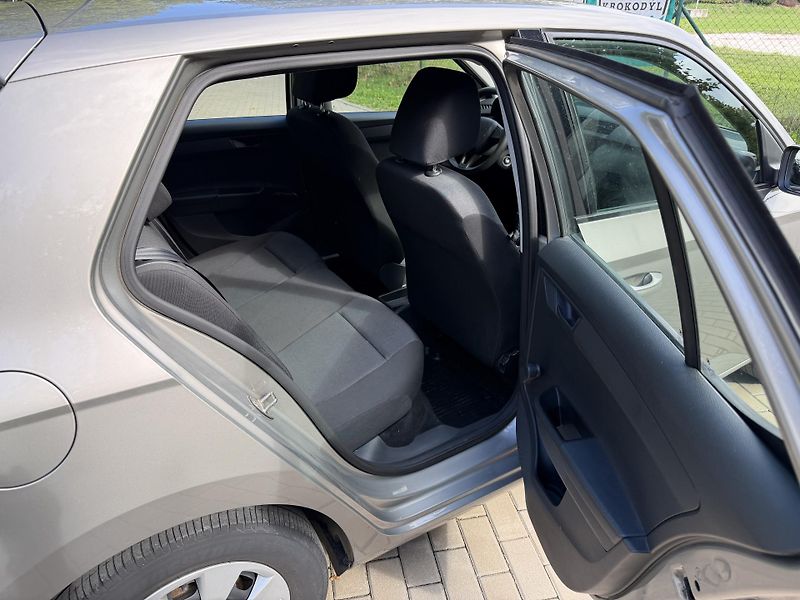 Škoda Fabia 1.0 55 kW 83000 km  - fotka 18 z 23