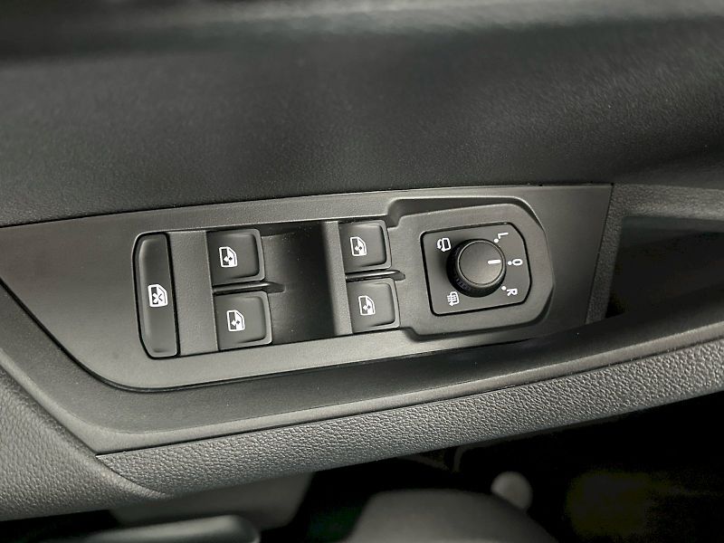 Škoda Karoq (2025) DSG 2.0TDI 110kW 4x4 SportLine - fotka 27 z 33
