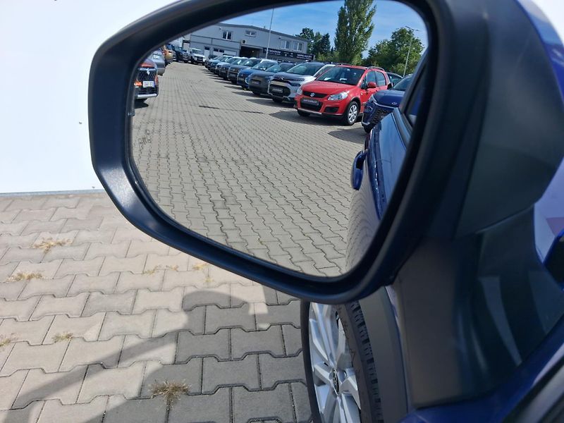 Toyota Corolla Cross 2.0 HSD e-CVT Comfort - fotka 23 z 25