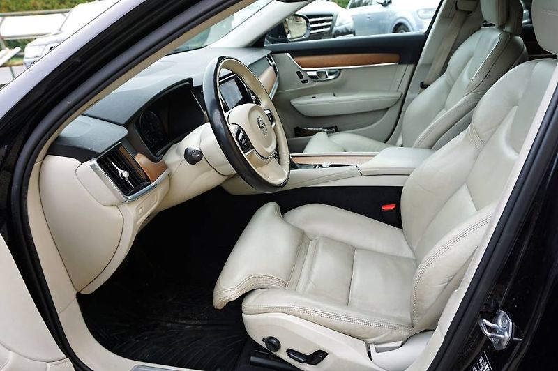 Volvo V90 (2019) INSCRIPTION POLESTAR 2,0 D5 17 - fotka 30 z 53