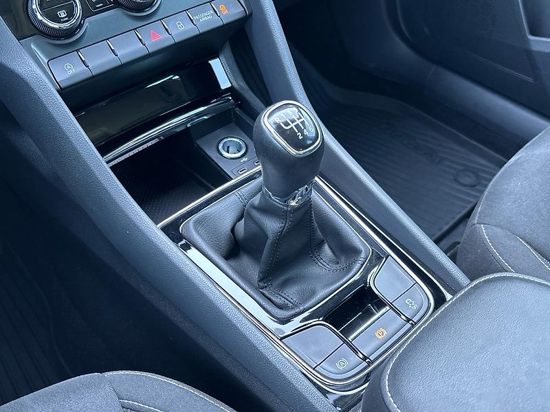 Škoda Karoq Ambition - fotka 20 z 23