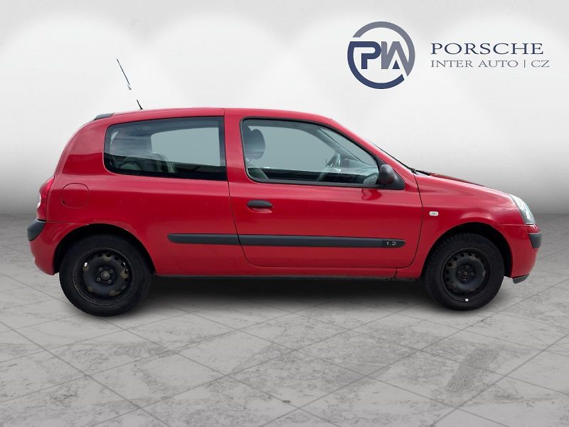 Renault Clio 1,2i 43kW - fotka 8 z 21